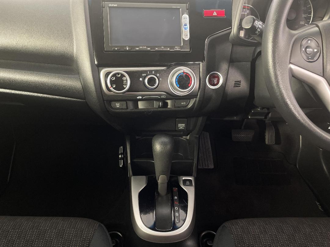 Photo '18' of Honda FIT