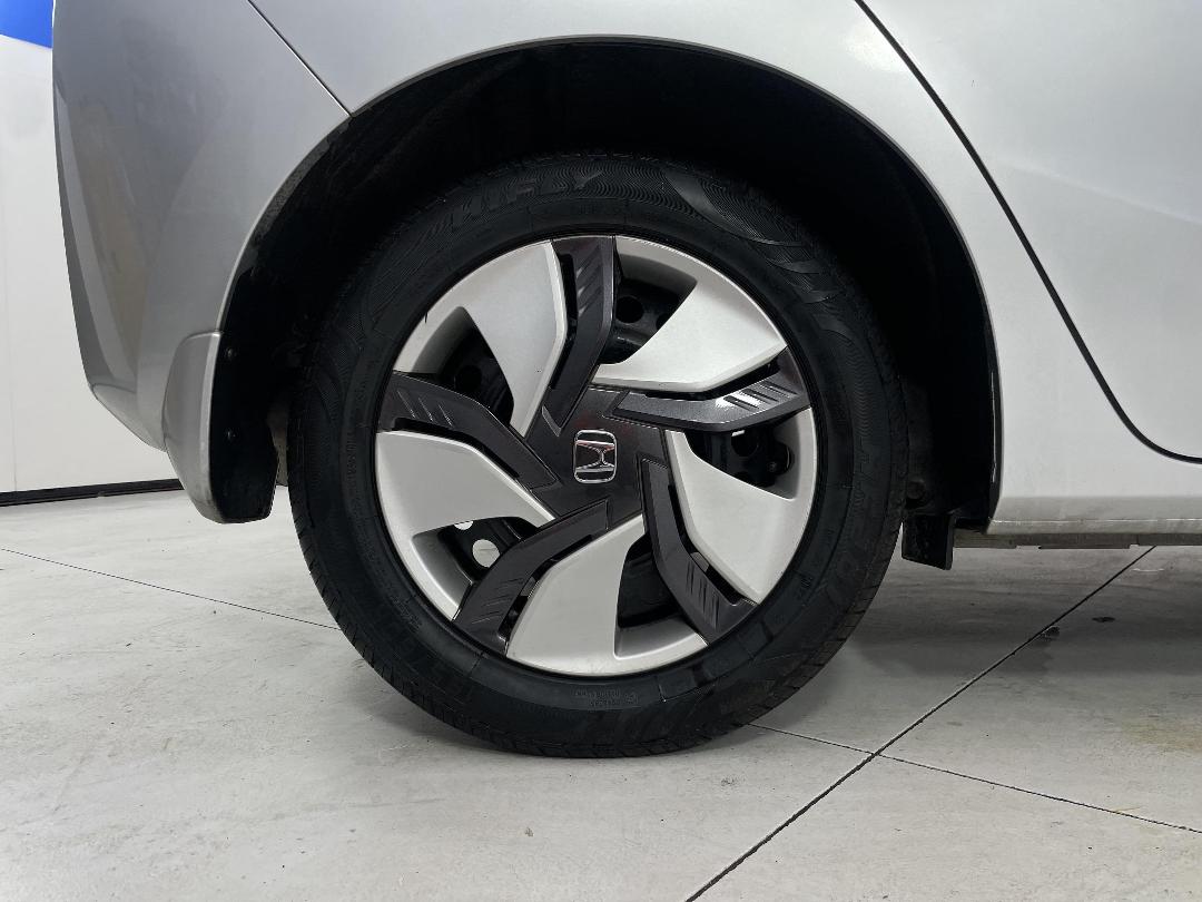 Photo '12' of Honda FIT