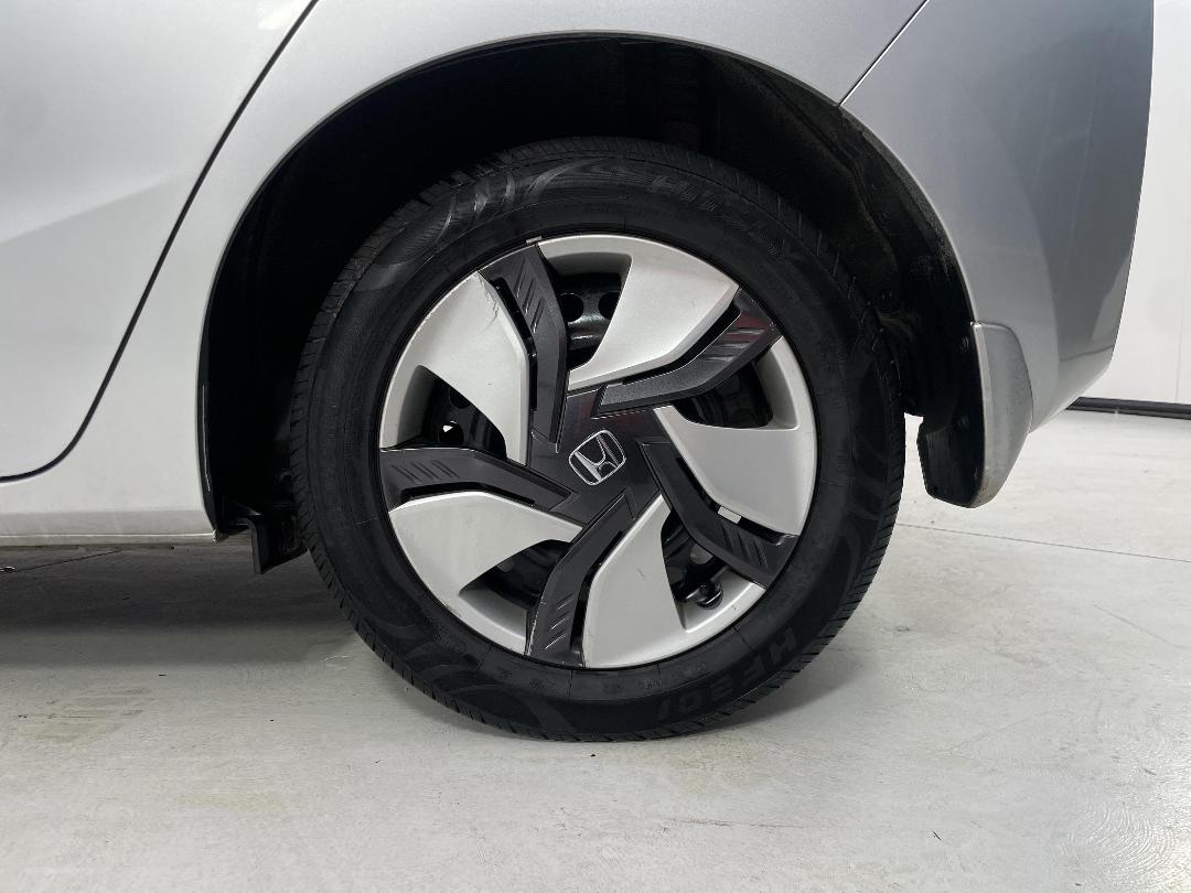 Photo '11' of Honda FIT