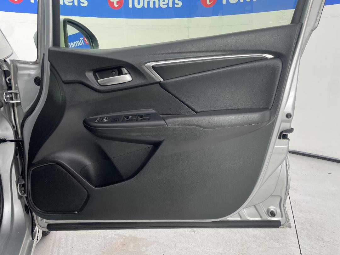 Photo '15' of Honda FIT