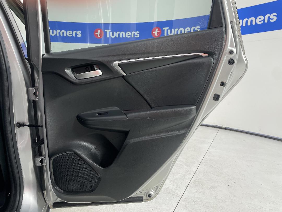 Photo '19' of Honda FIT