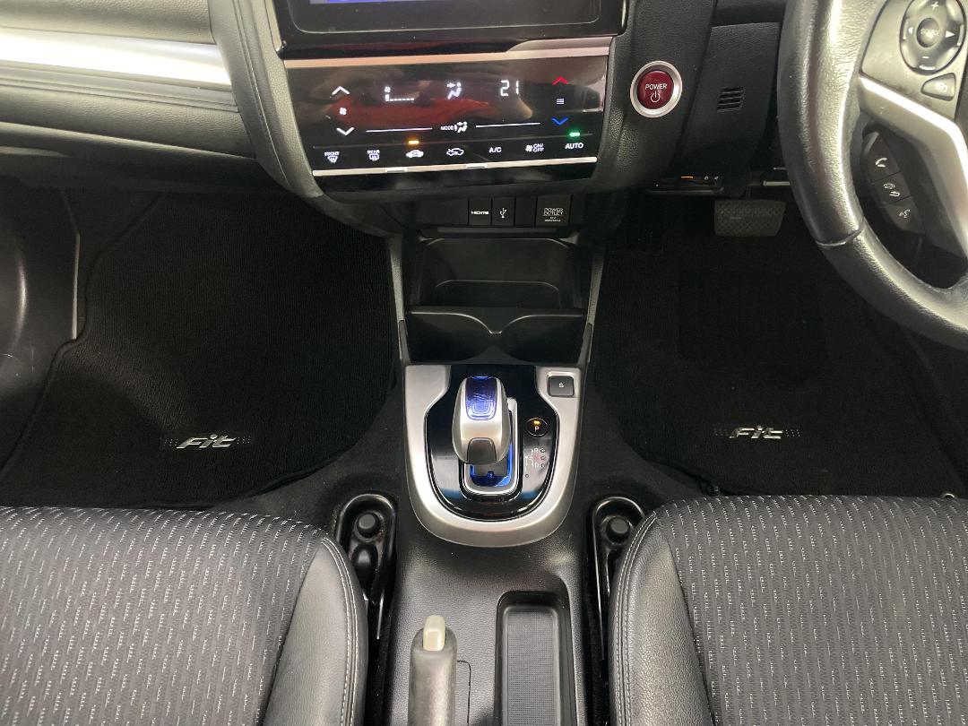 Photo '18' of Honda FIT