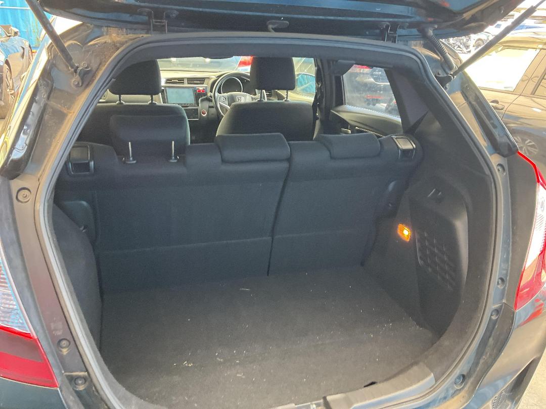 Photo '16' of Honda FIT Photo '16' of Honda FIT