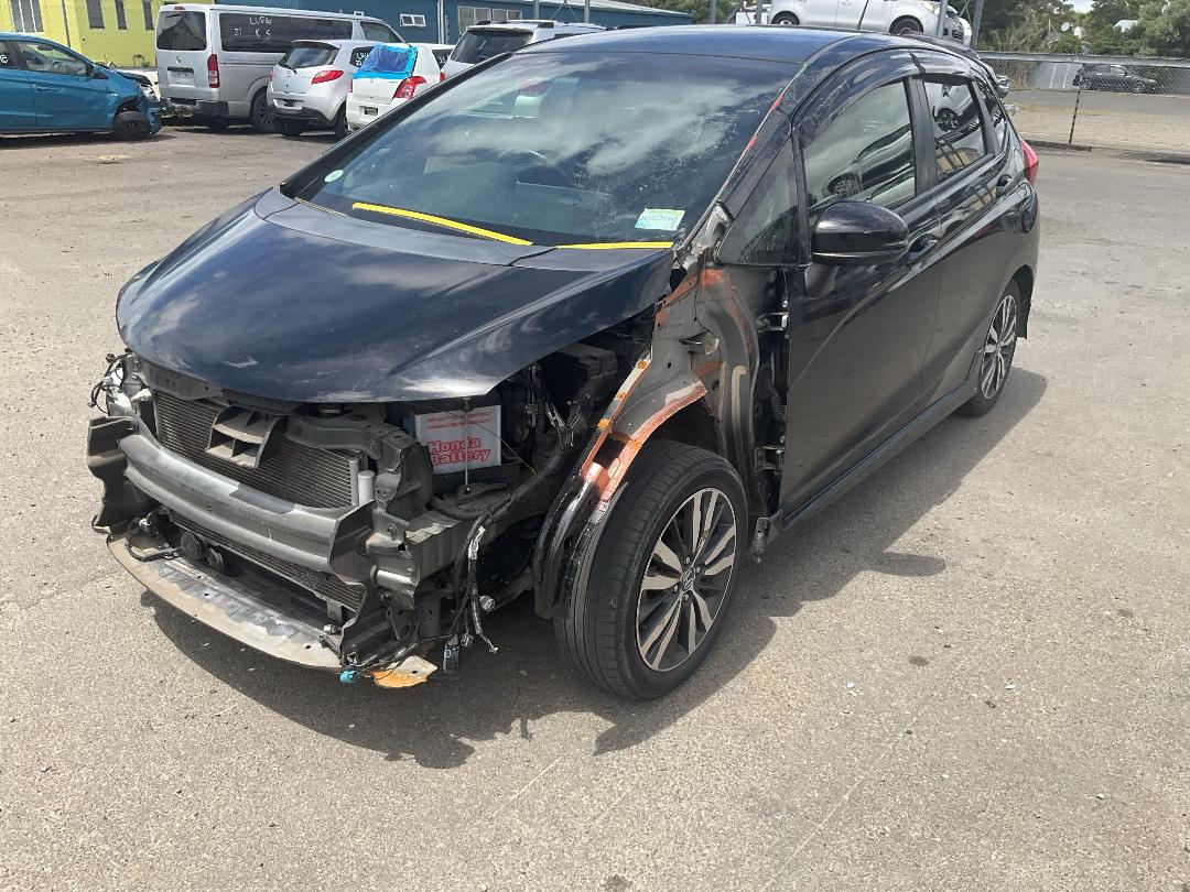 Photo '3' of Honda FIT Hybrid