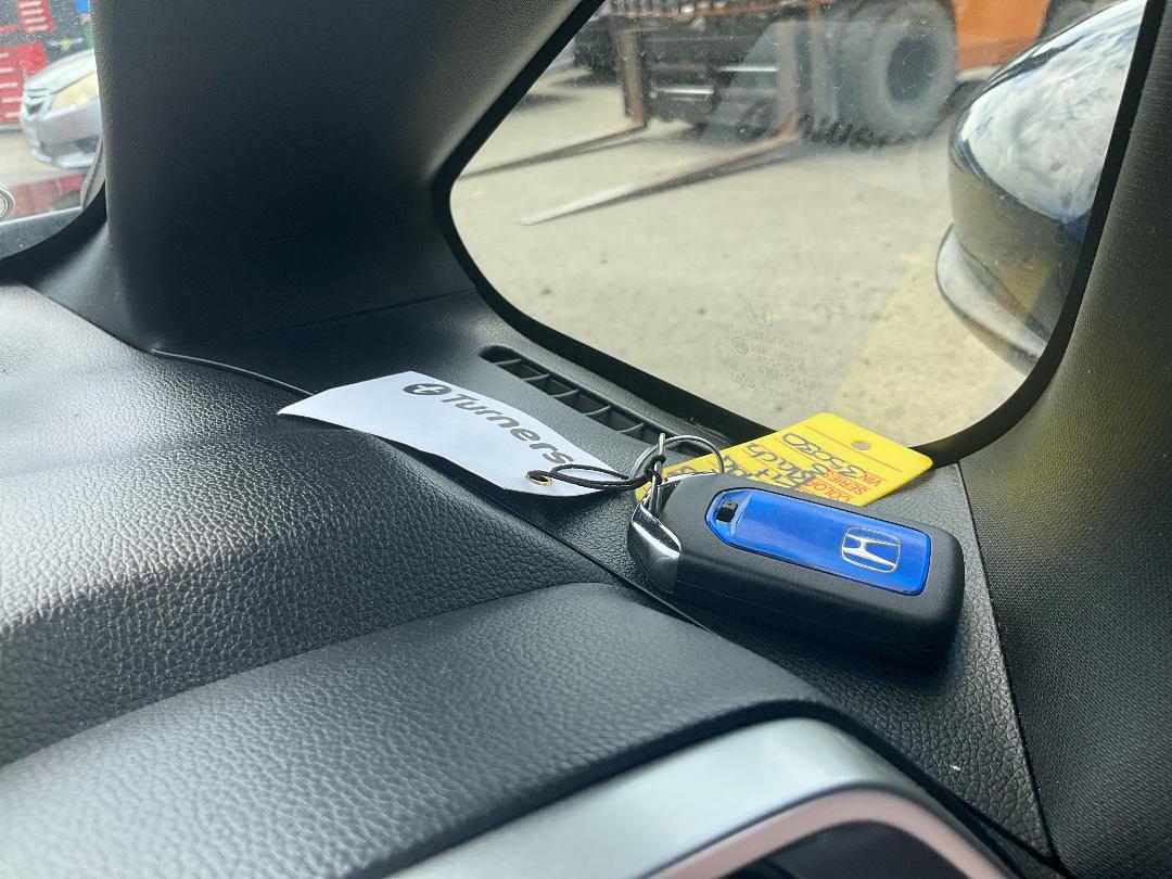 Photo '12' of Honda FIT Hybrid