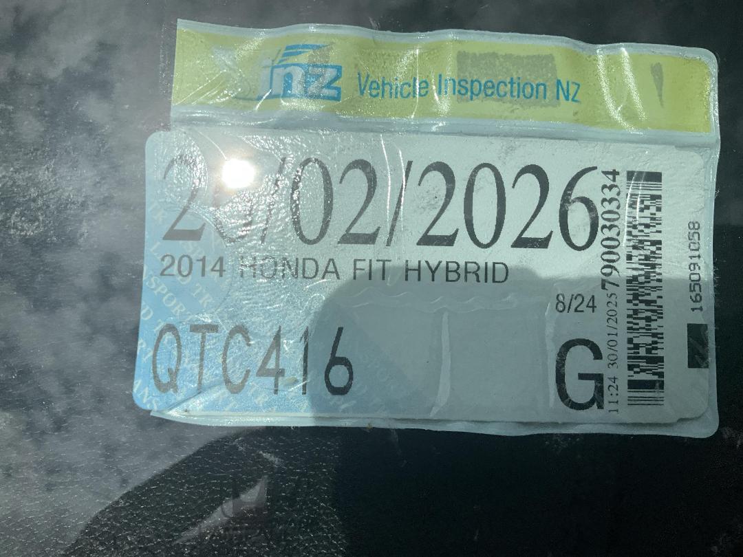 Photo '18' of Honda FIT Hybrid