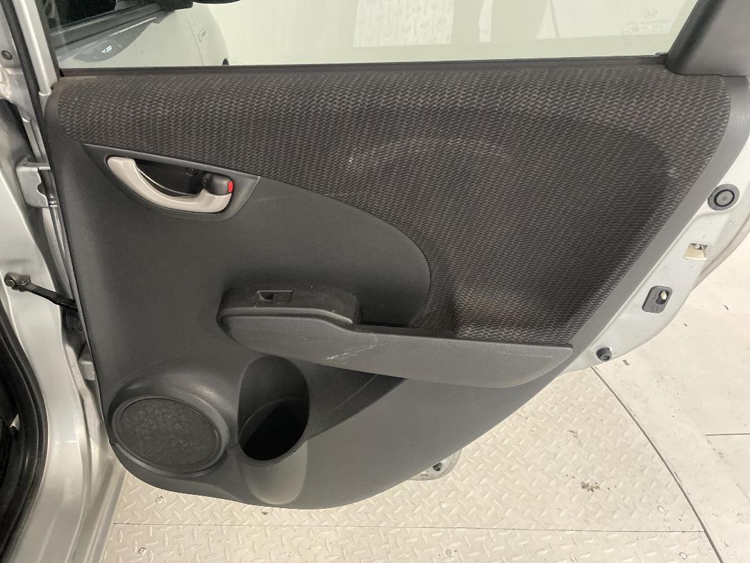 Photo '19' of Honda FIT