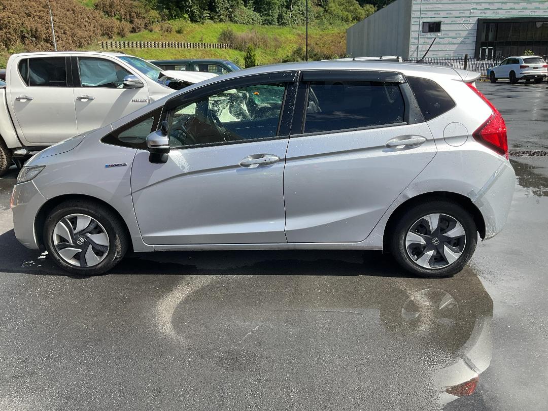 Photo '6' of Honda FIT DAA-GP5 Photo '6' of Honda FIT DAA-GP5