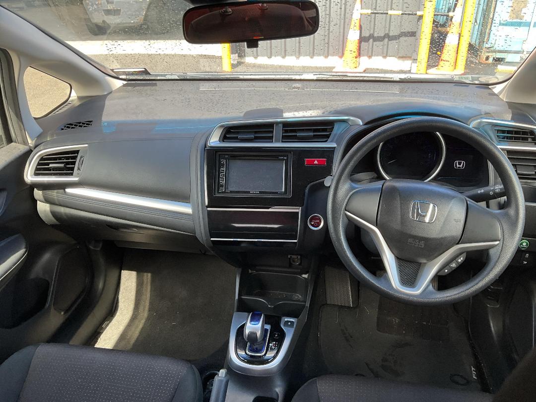 Photo '16' of Honda FIT DAA-GP5 Photo '16' of Honda FIT DAA-GP5