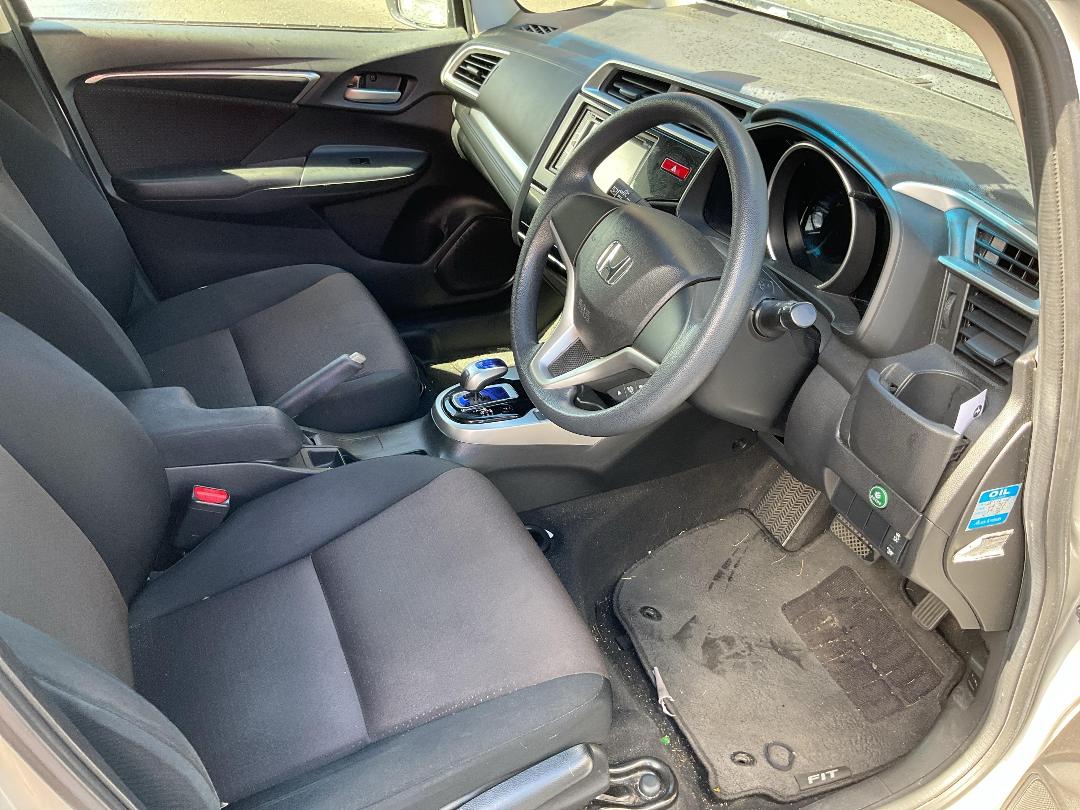 Photo '15' of Honda FIT DAA-GP5 Photo '15' of Honda FIT DAA-GP5