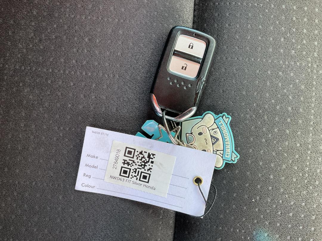 Photo '25' of Honda FIT DAA-GP5 Photo '25' of Honda FIT DAA-GP5