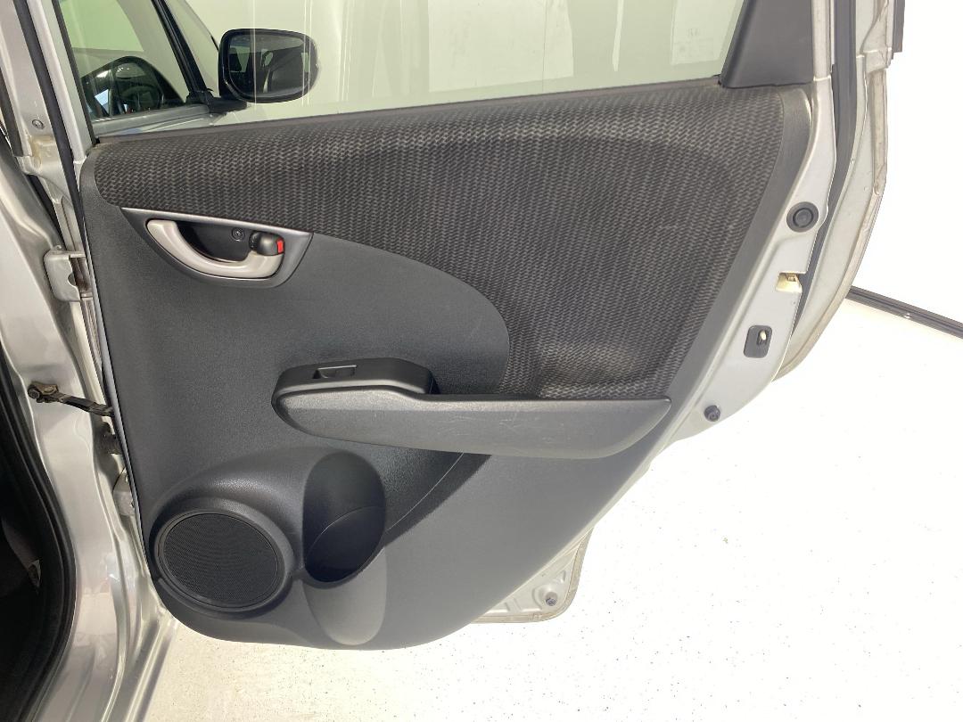 Photo '19' of Honda FIT Photo '19' of Honda FIT