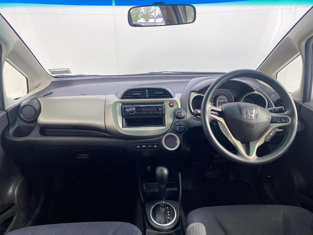 Photo '17' of Honda FIT Photo '17' of Honda FIT