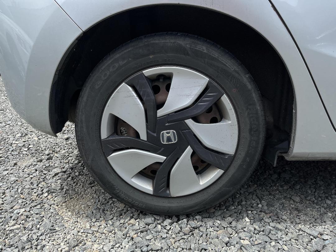 Photo '10' of Honda FIT 1.5L Petrol Hybrid Photo '10' of Honda FIT 1.5L Petrol Hybrid