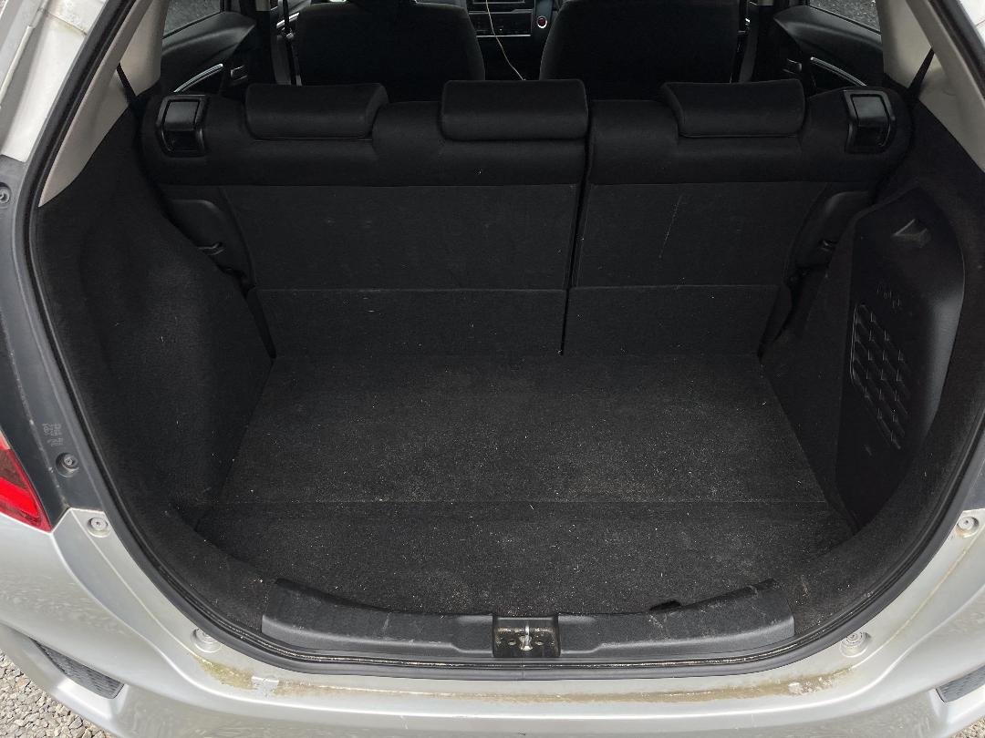 Photo '12' of Honda FIT 1.5L Petrol Hybrid Photo '12' of Honda FIT 1.5L Petrol Hybrid