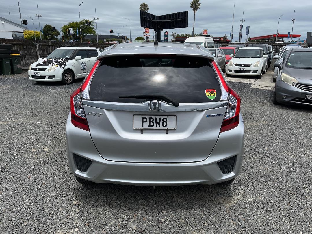 Photo '5' of Honda FIT 1.5L Petrol Hybrid Photo '5' of Honda FIT 1.5L Petrol Hybrid