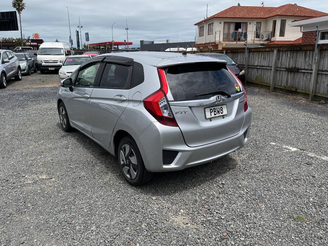 Photo '4' of Honda FIT 1.5L Petrol Hybrid Photo '4' of Honda FIT 1.5L Petrol Hybrid