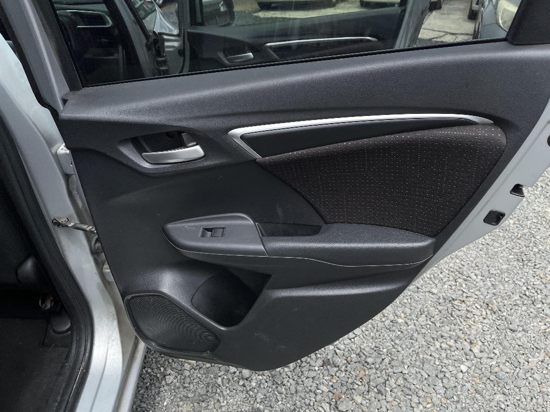 Photo '17' of Honda FIT 1.5L Petrol Hybrid Photo '17' of Honda FIT 1.5L Petrol Hybrid