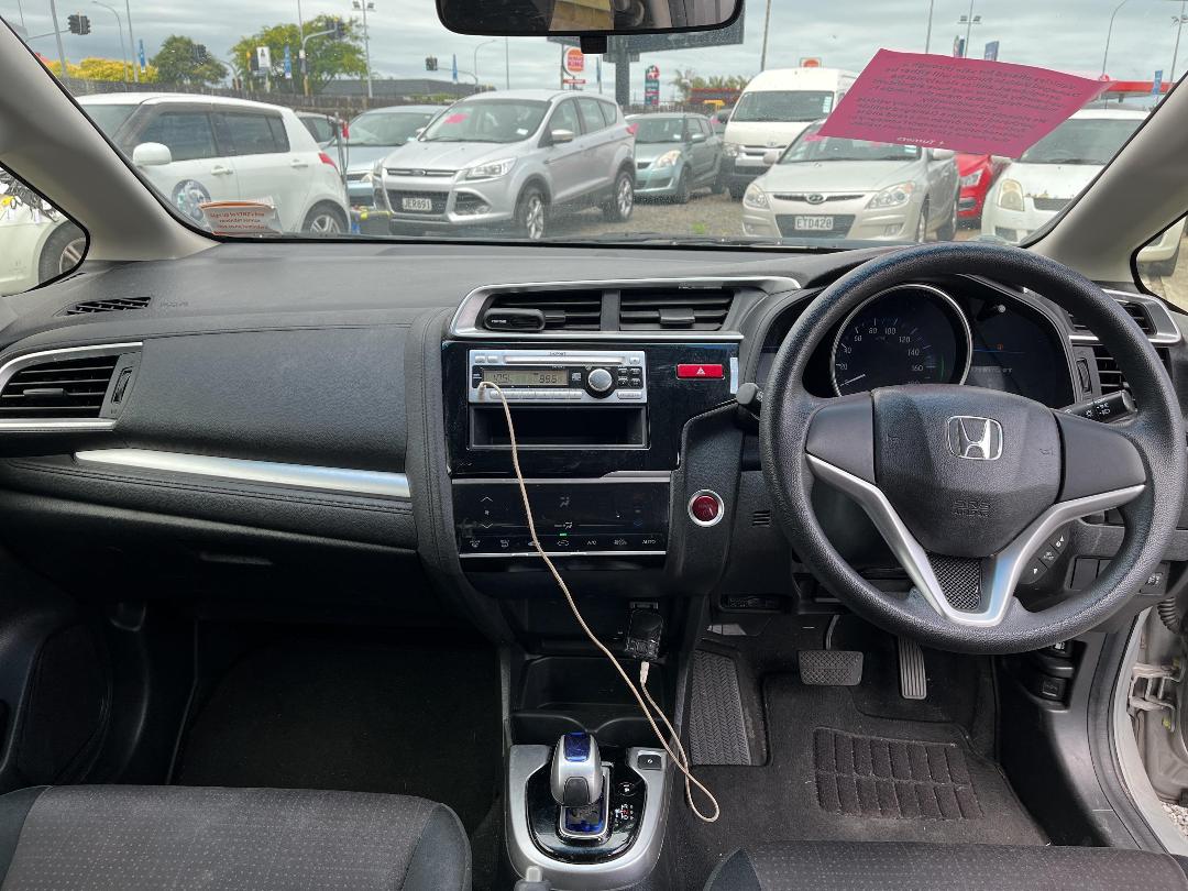 Photo '15' of Honda FIT 1.5L Petrol Hybrid Photo '15' of Honda FIT 1.5L Petrol Hybrid