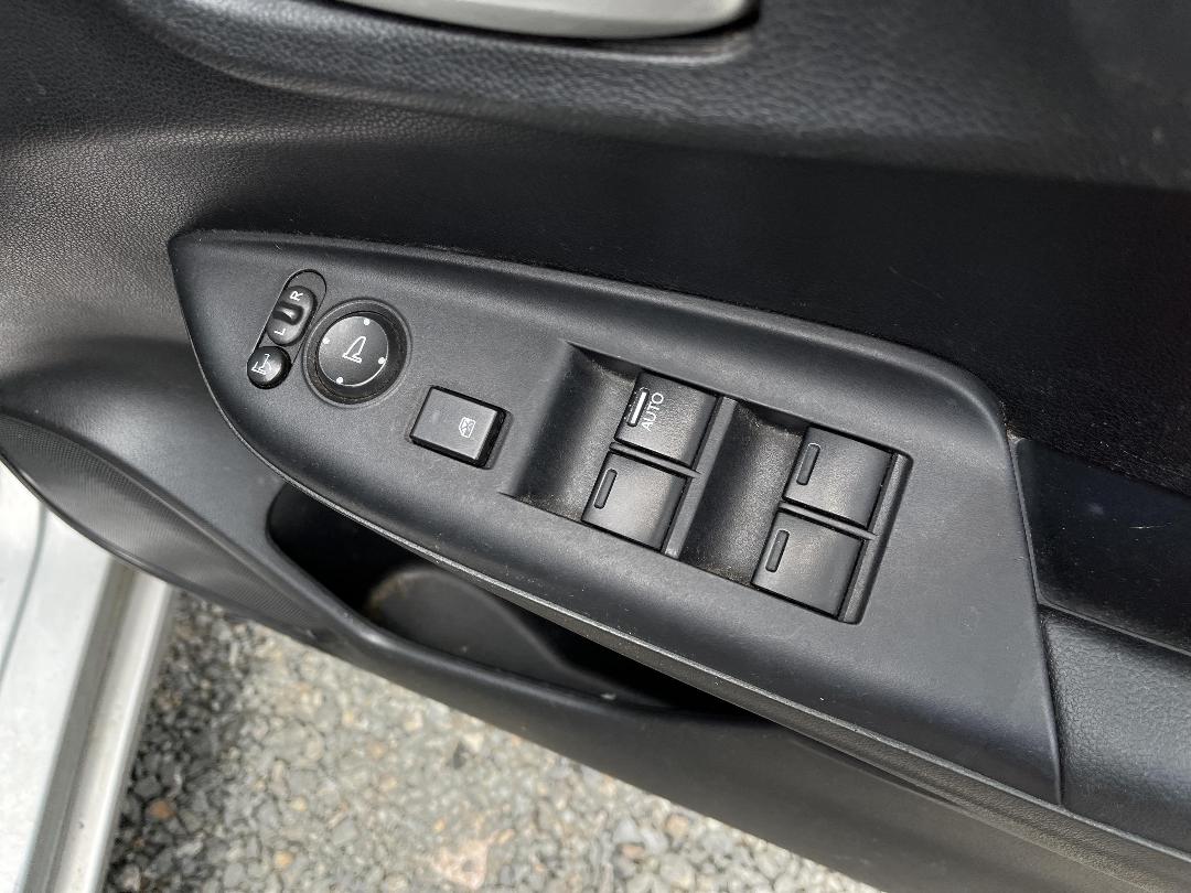 Photo '21' of Honda FIT 1.5L Petrol Hybrid Photo '21' of Honda FIT 1.5L Petrol Hybrid