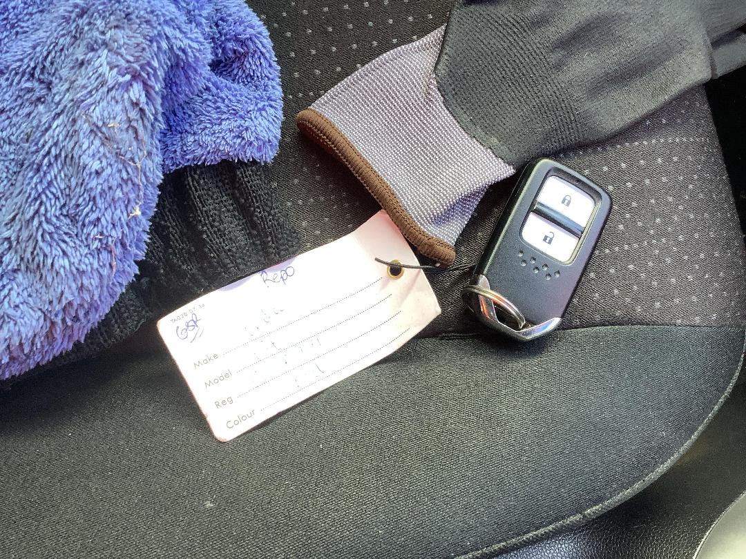 Photo '13' of Honda FIT