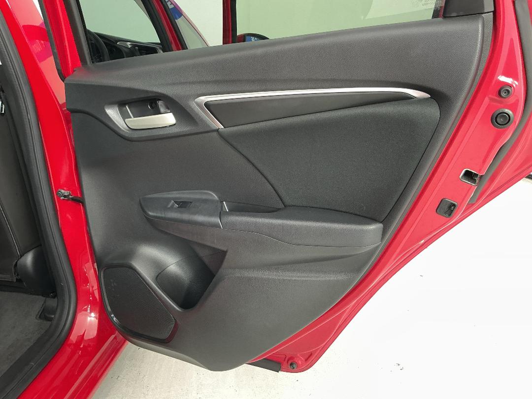 Photo '19' of Honda FIT