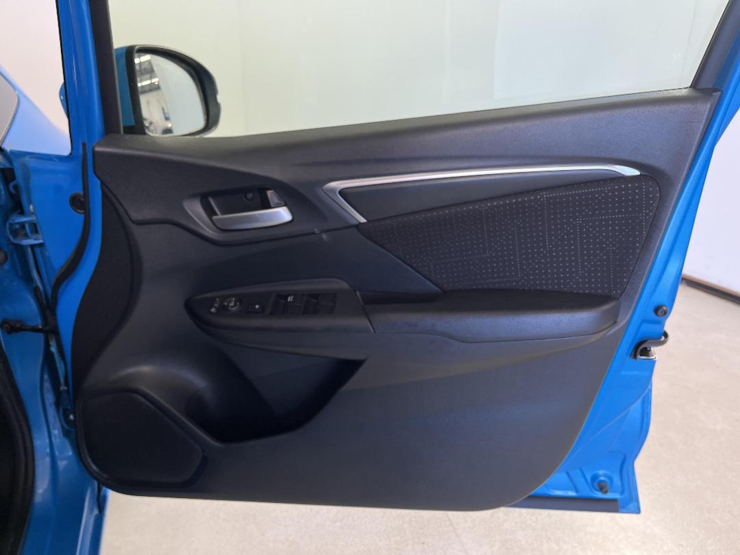 Photo '15' of Honda FIT Photo '15' of Honda FIT