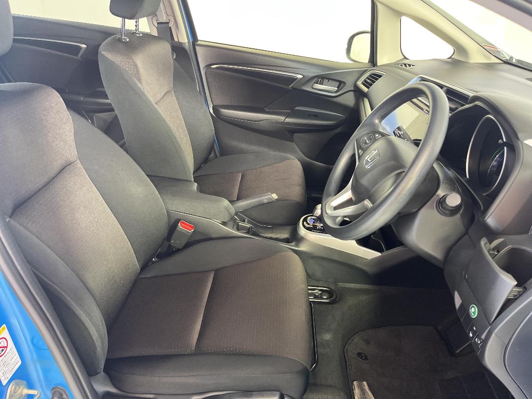 Photo '16' of Honda FIT Photo '16' of Honda FIT