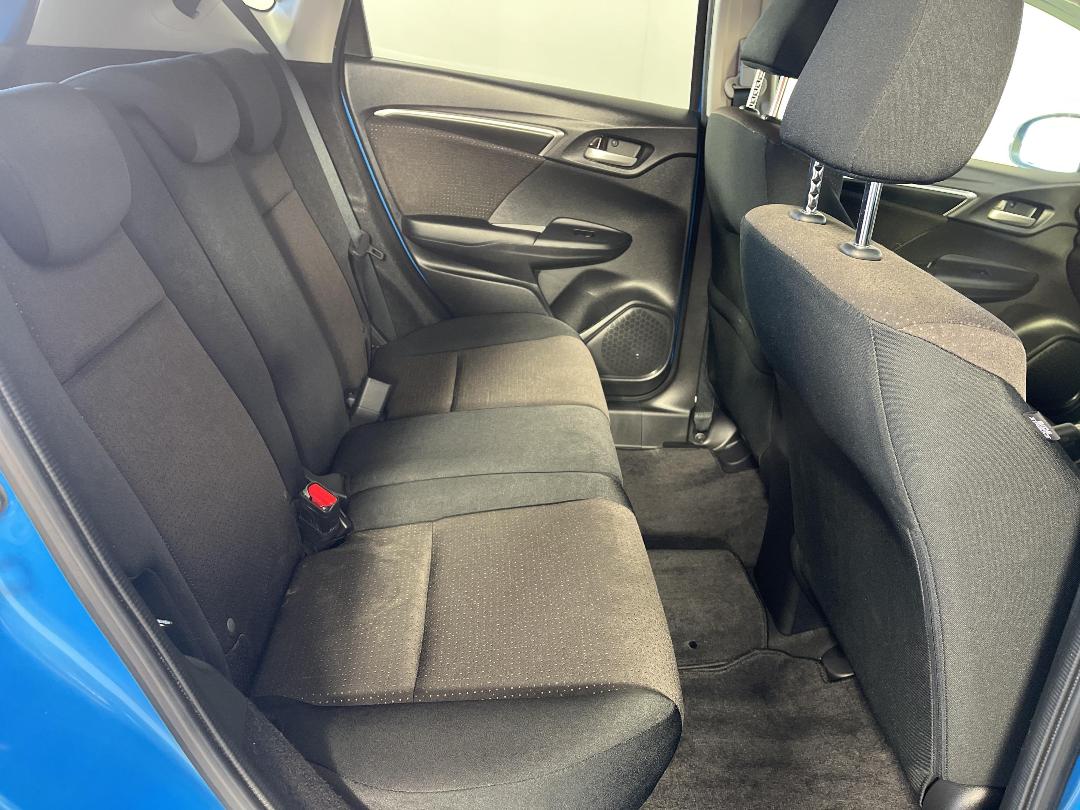 Photo '20' of Honda FIT Photo '20' of Honda FIT