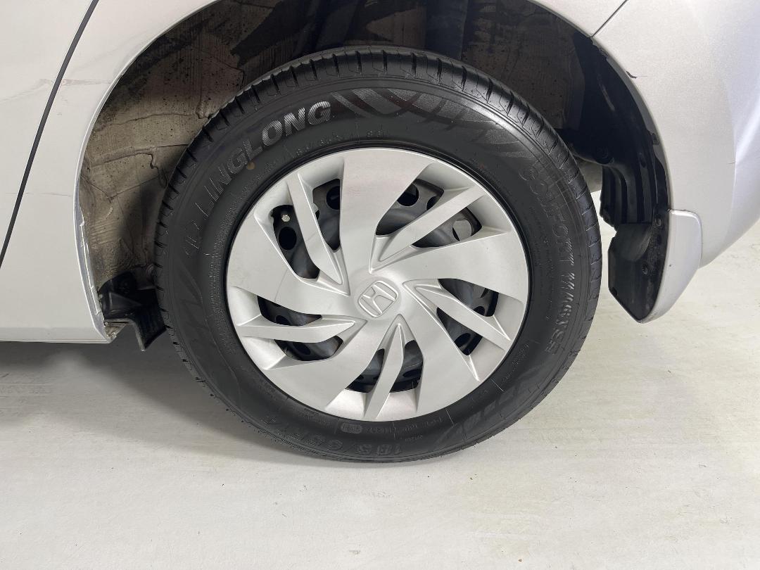 Photo '11' of Honda FIT