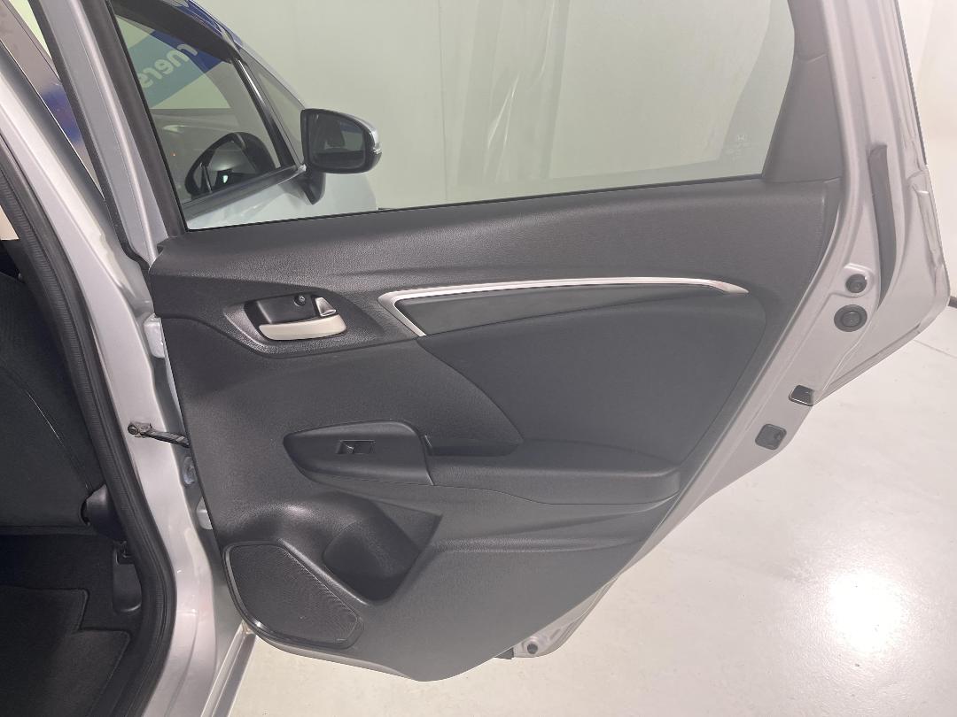 Photo '19' of Honda FIT