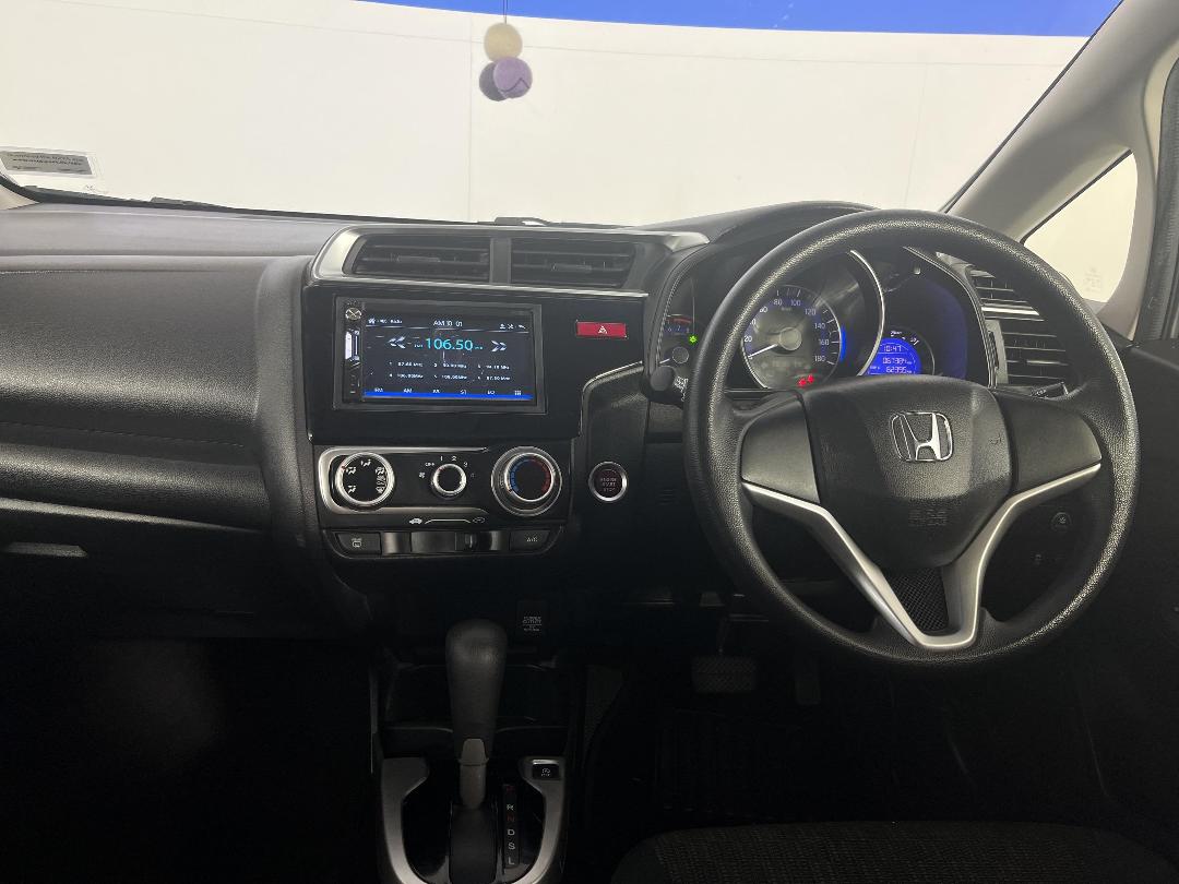Photo '17' of Honda FIT