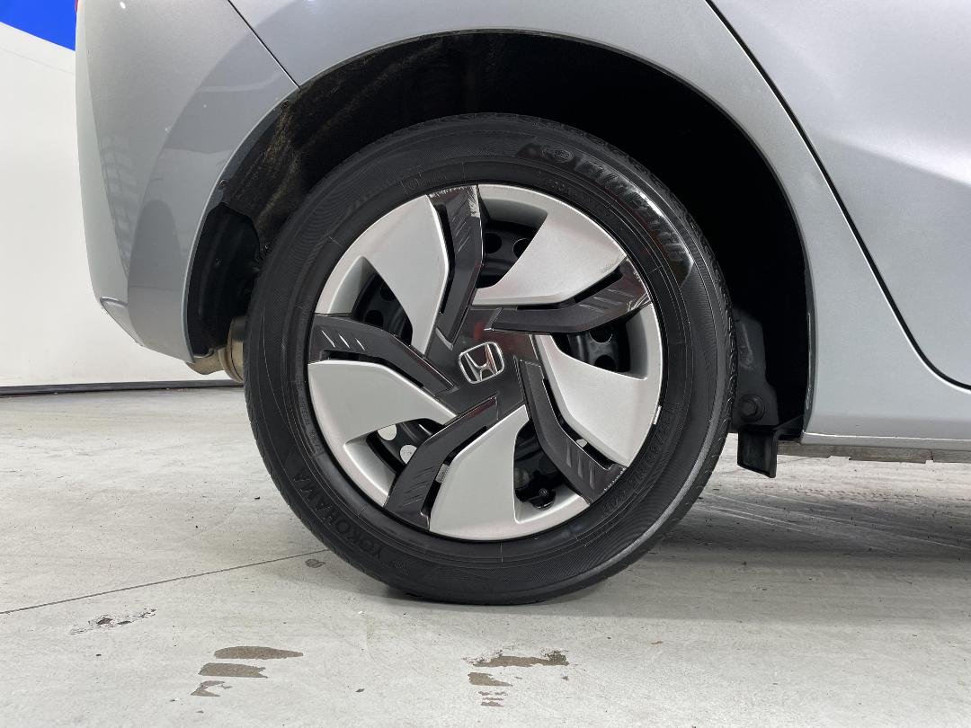 Photo '12' of Honda FIT Photo '12' of Honda FIT