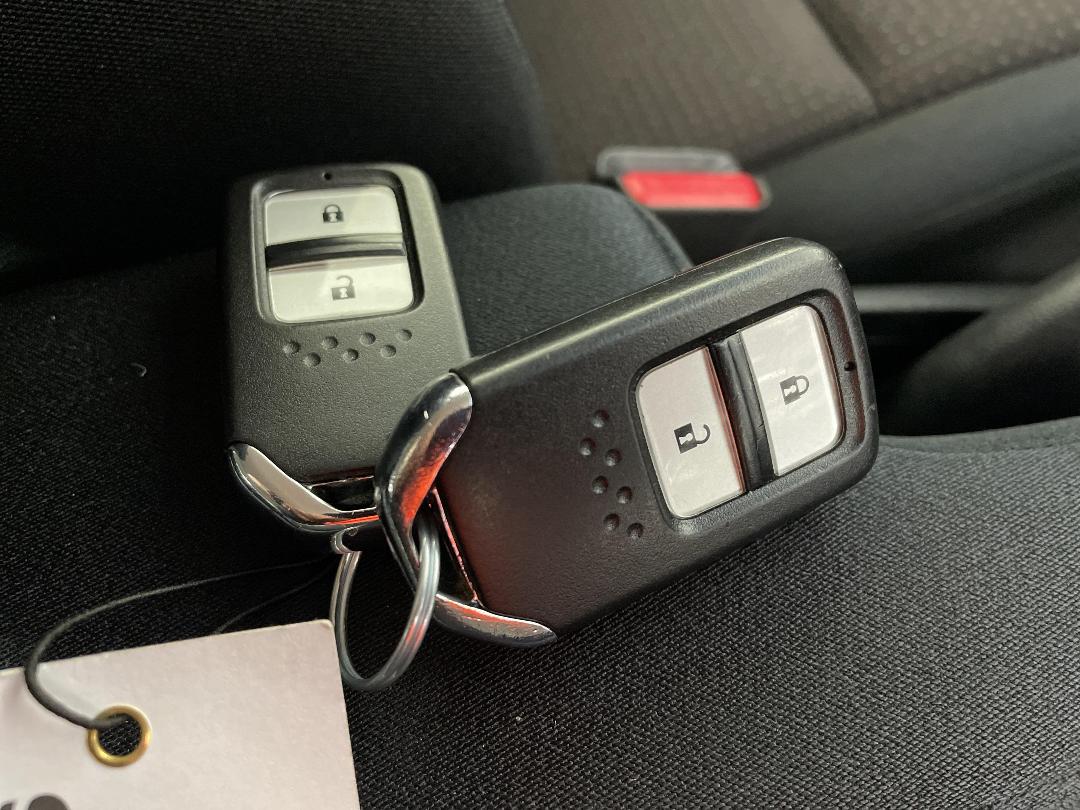 Photo '22' of Honda FIT Photo '22' of Honda FIT