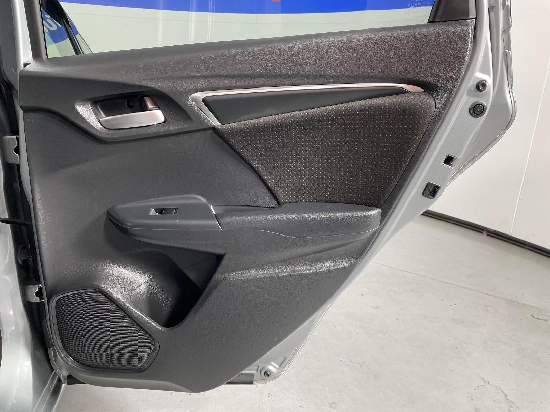 Photo '19' of Honda FIT Photo '19' of Honda FIT