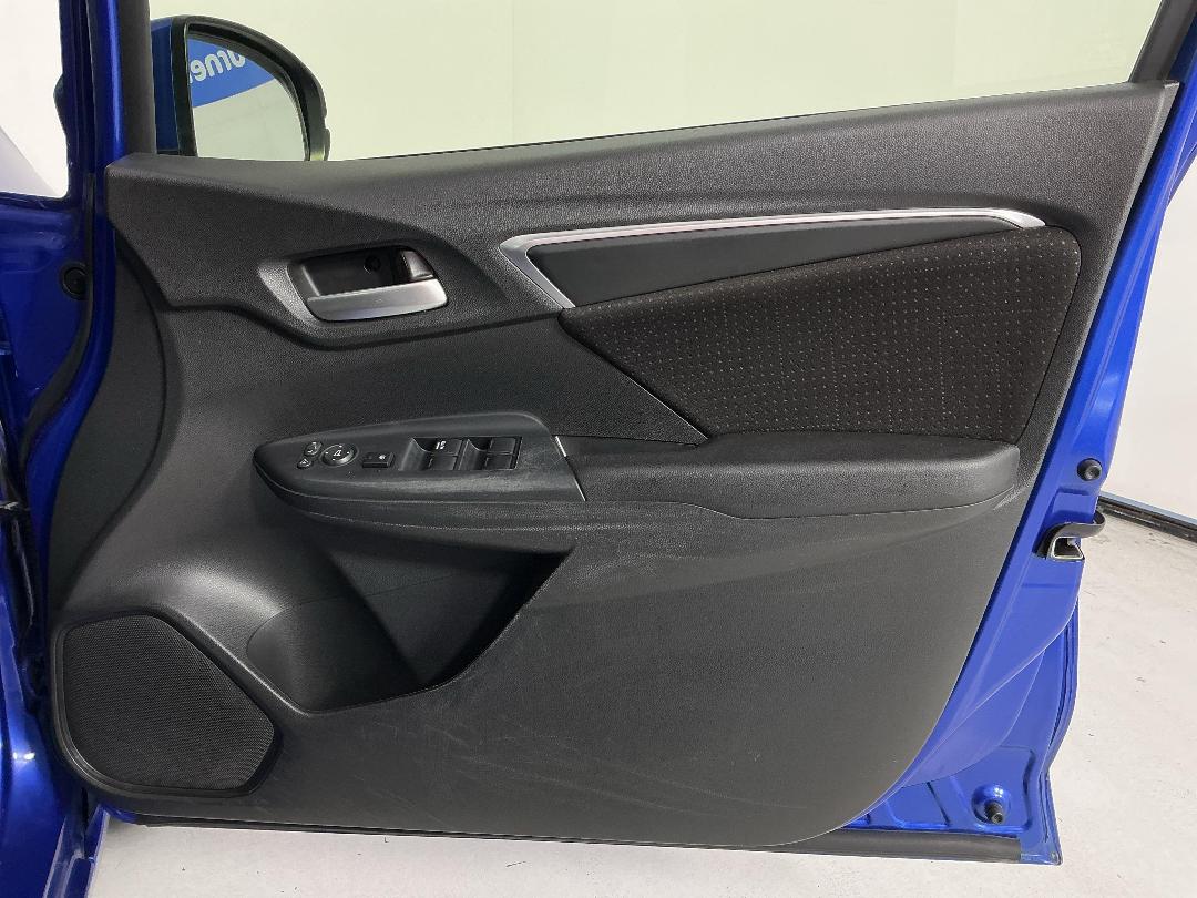 Photo '15' of Honda FIT Photo '15' of Honda FIT