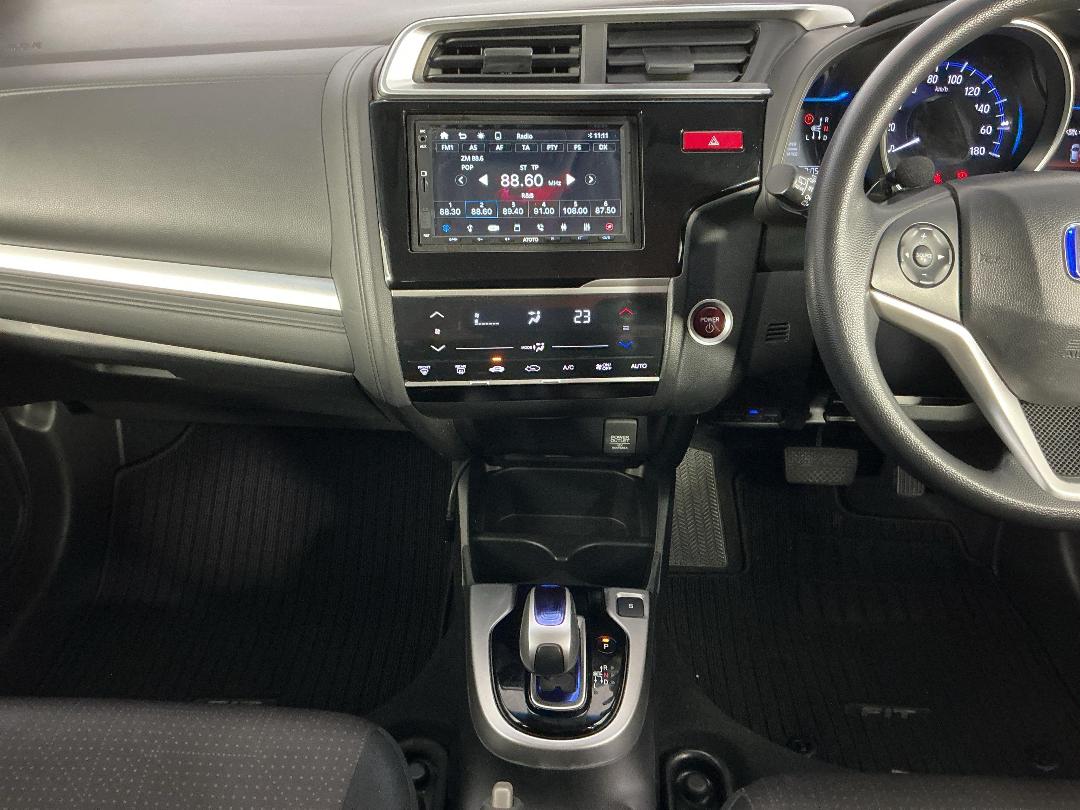 Photo '18' of Honda FIT Photo '18' of Honda FIT