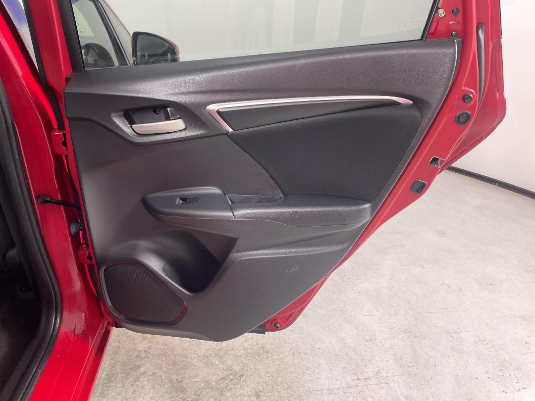 Photo '19' of Honda FIT Photo '19' of Honda FIT