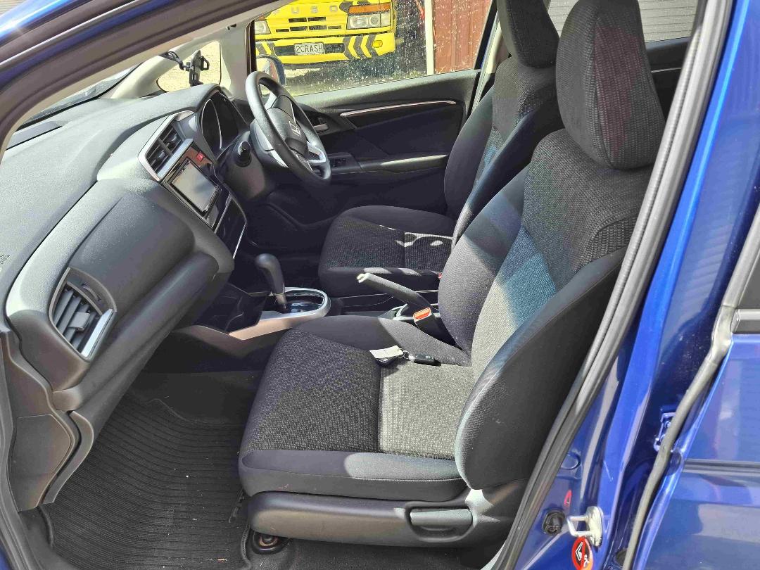 Photo '13' of Honda FIT