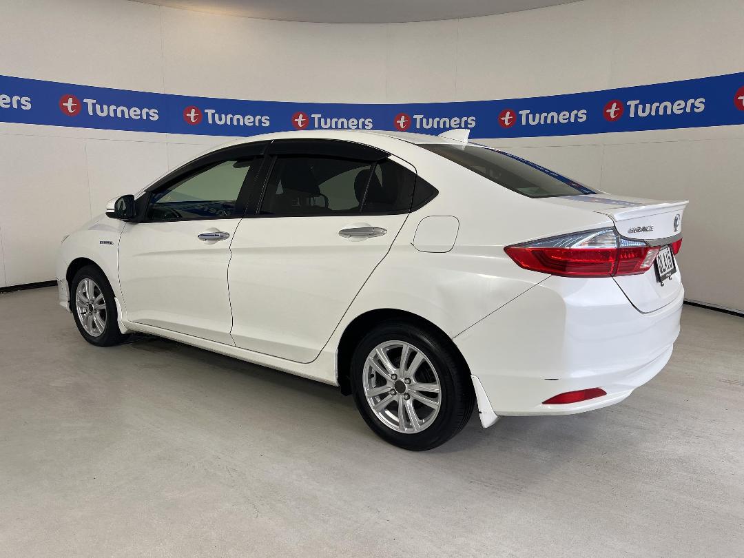 Photo '5' of Honda Grace Photo '5' of Honda Grace