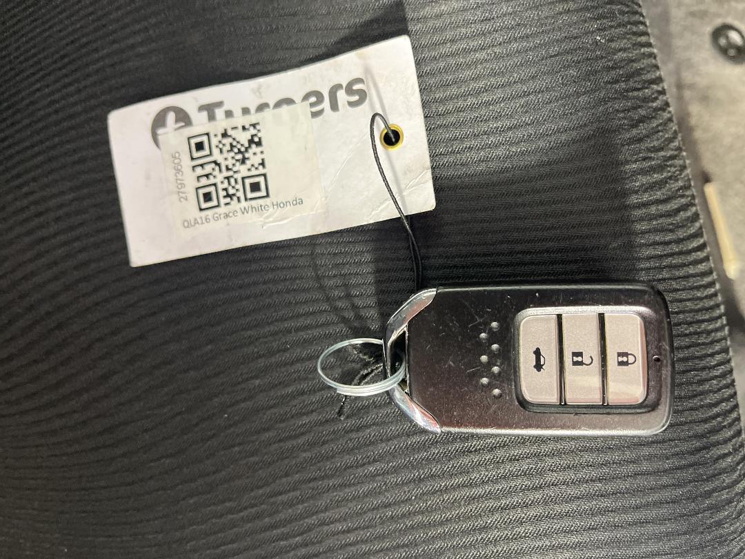 Photo '22' of Honda Grace Photo '22' of Honda Grace