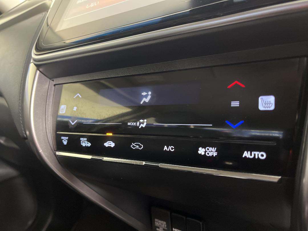 Photo '24' of Honda Grace Photo '24' of Honda Grace