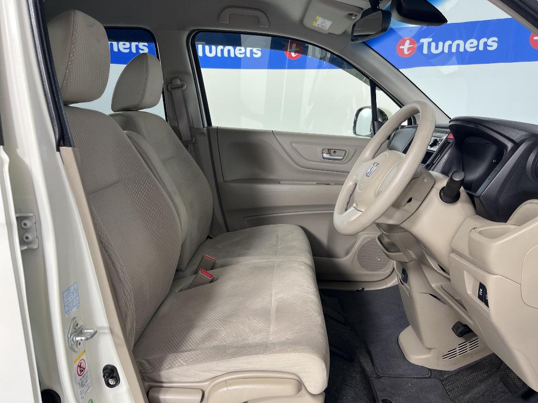 Photo '16' of Honda N-WGN