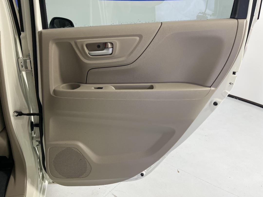 Photo '19' of Honda N-WGN