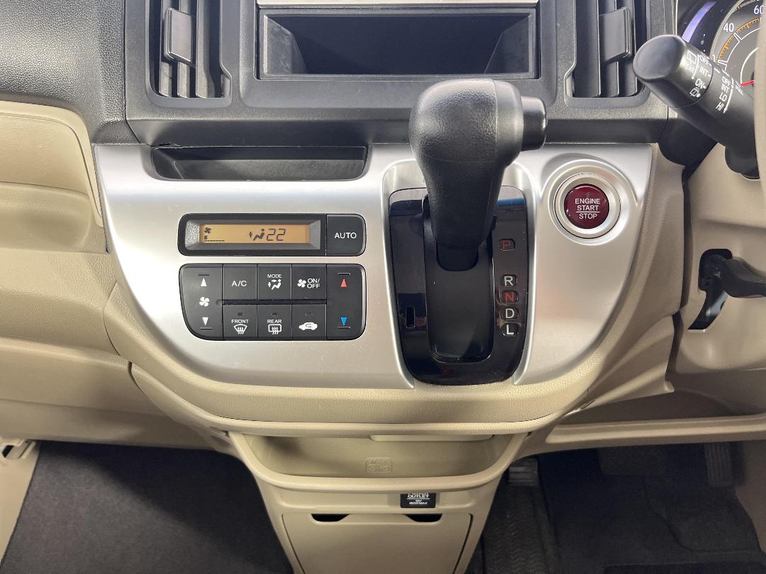 Photo '18' of Honda N-WGN