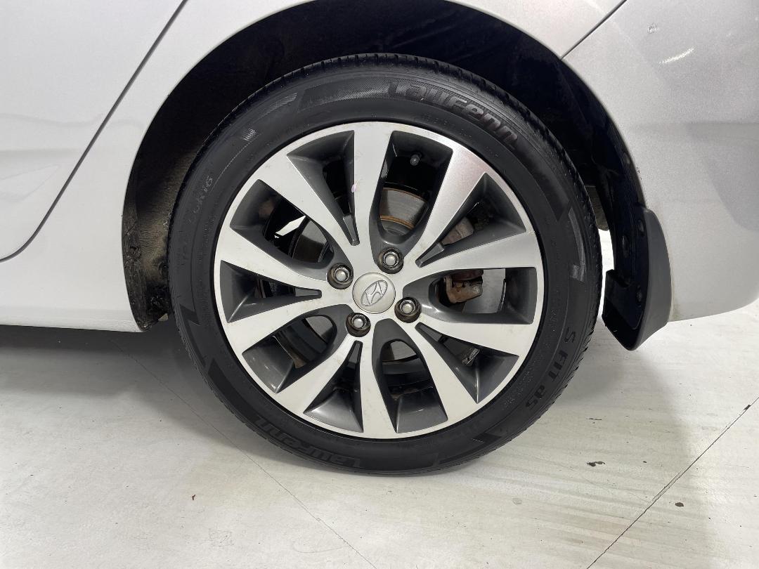 Photo '11' of Hyundai Accent