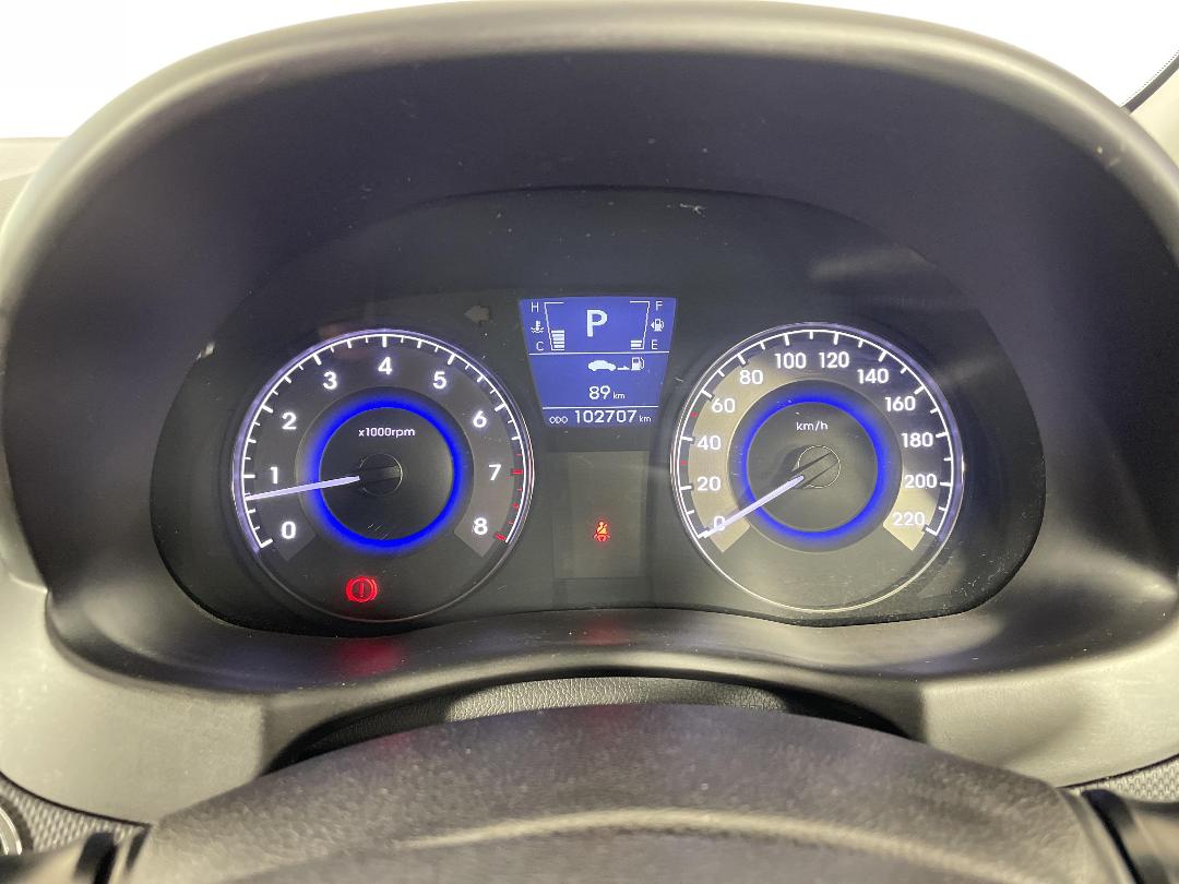 Photo '21' of Hyundai Accent