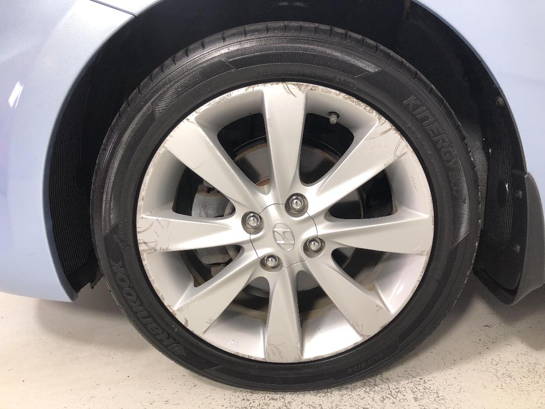 Photo '10' of Hyundai Accent Photo '10' of Hyundai Accent