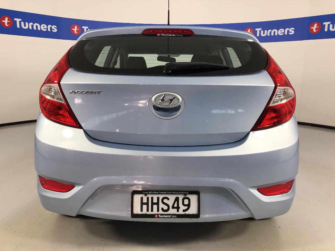 Photo '6' of Hyundai Accent Photo '6' of Hyundai Accent