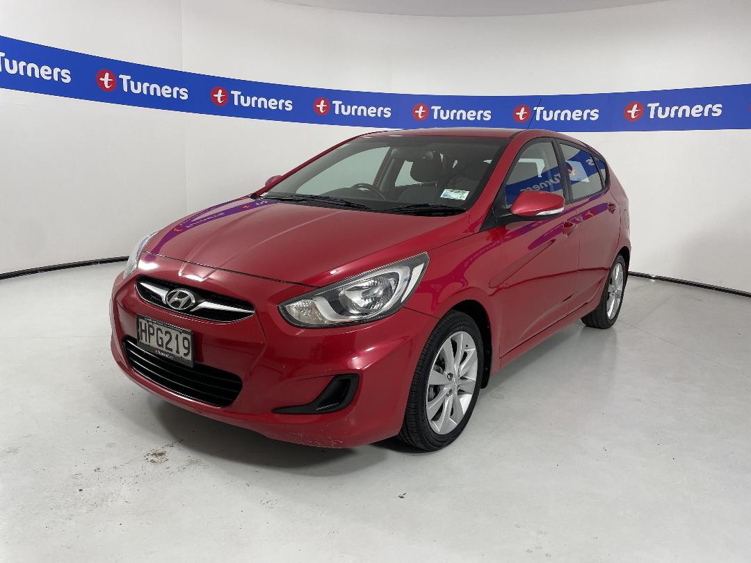 Photo '4' of Hyundai Accent Photo '4' of Hyundai Accent